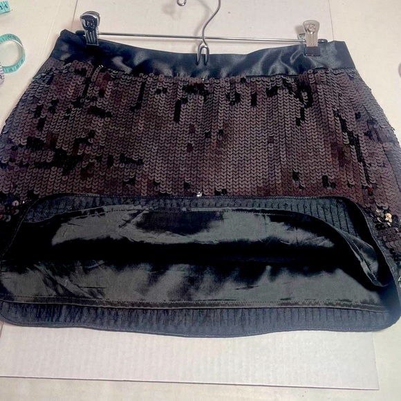 Express Design Studio sequin miniskirt size 2 PRICE FIRM NO OFFERS - Picture 4 of 8